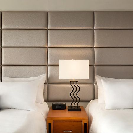 Poco Inn And Suites Hotel And Conference Center Port Coquitlam Eksteriør billede