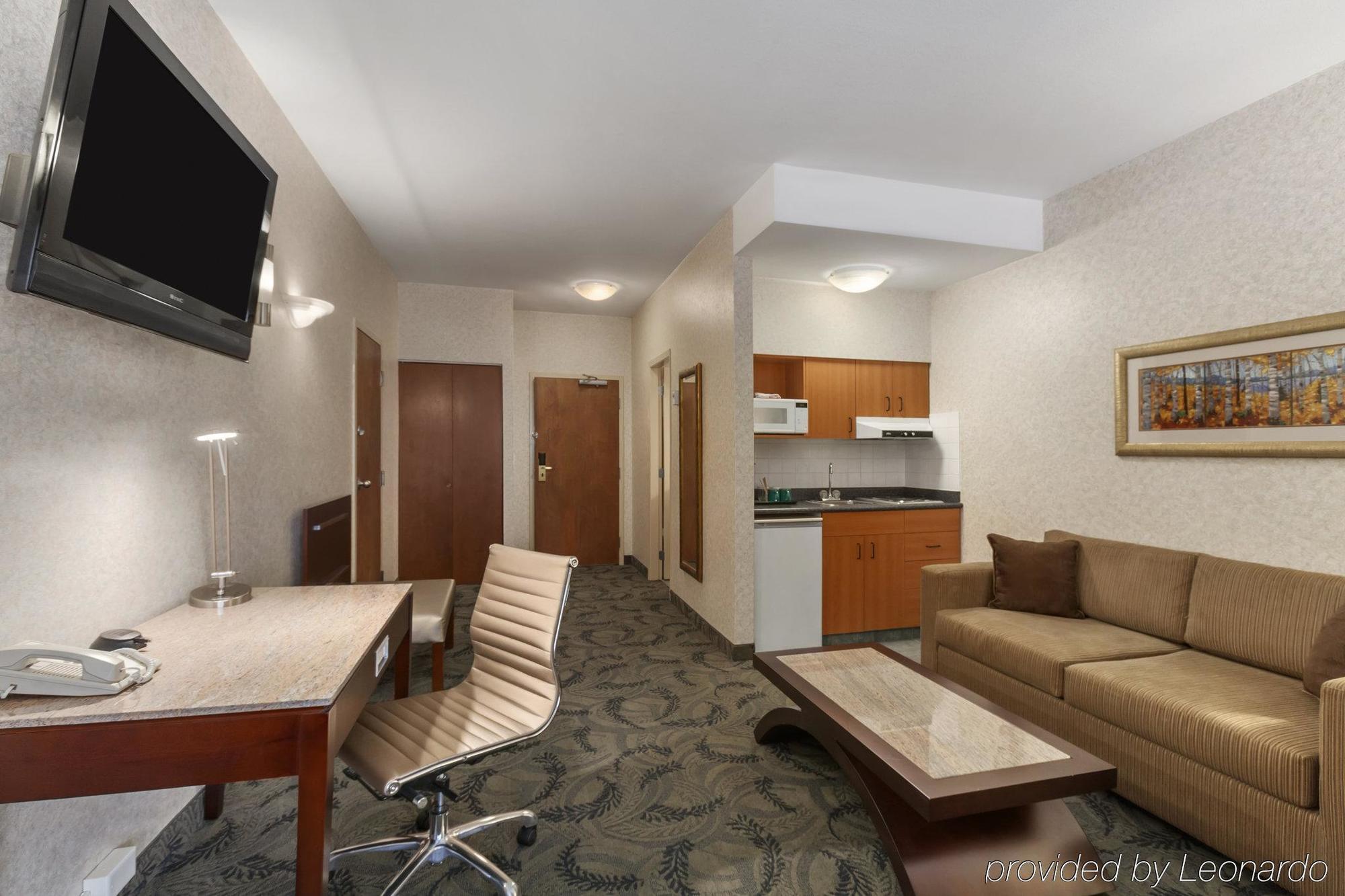 Poco Inn And Suites Hotel And Conference Center Port Coquitlam Eksteriør billede