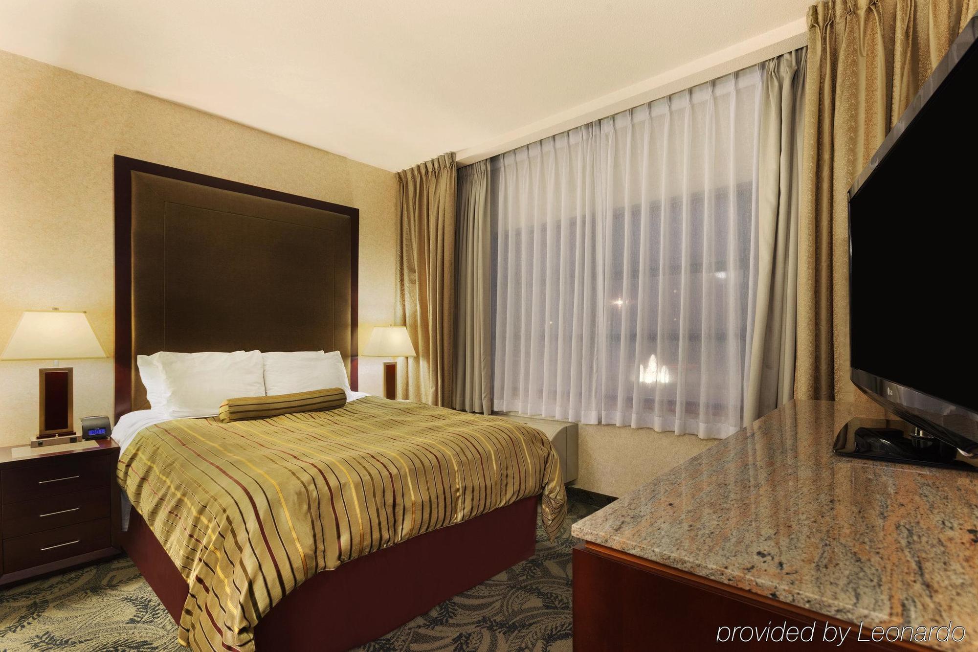 Poco Inn And Suites Hotel And Conference Center Port Coquitlam Eksteriør billede