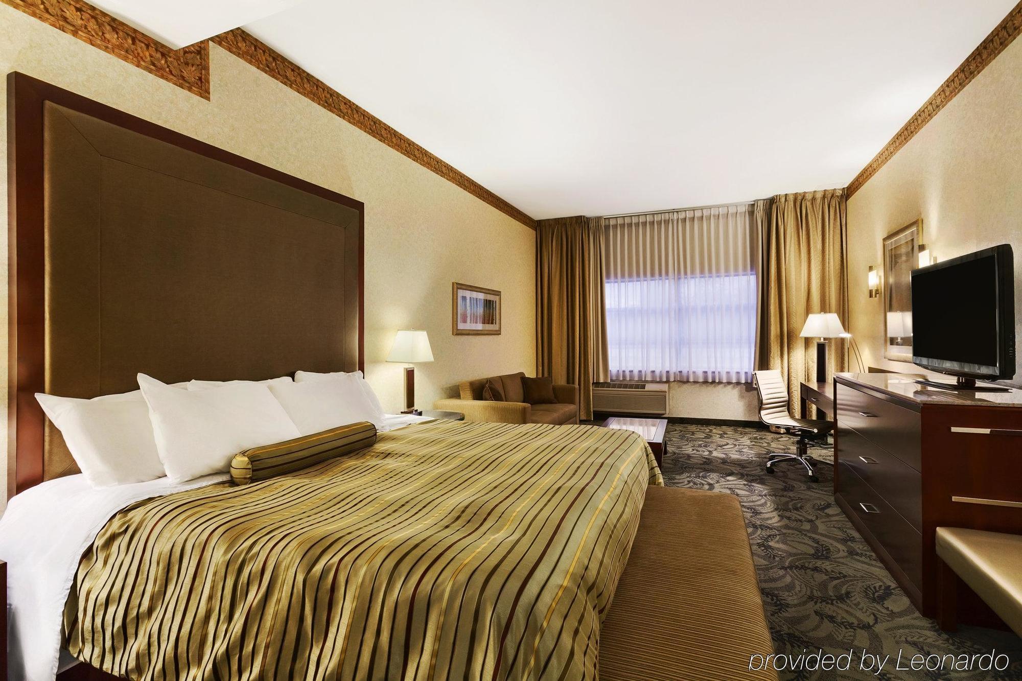 Poco Inn And Suites Hotel And Conference Center Port Coquitlam Eksteriør billede