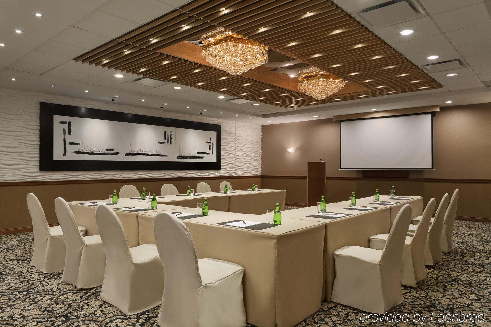 Poco Inn And Suites Hotel And Conference Center Port Coquitlam Eksteriør billede