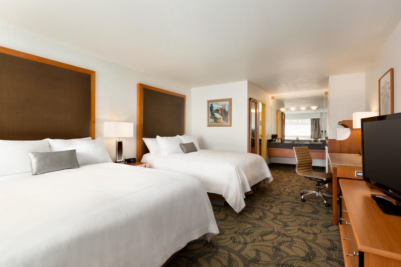 Poco Inn And Suites Hotel And Conference Center Port Coquitlam Eksteriør billede