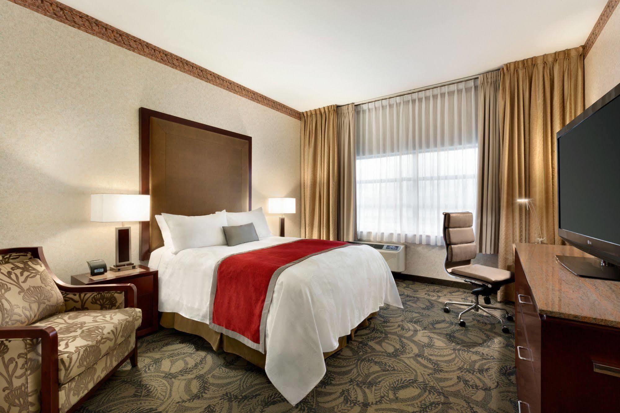 Poco Inn And Suites Hotel And Conference Center Port Coquitlam Eksteriør billede