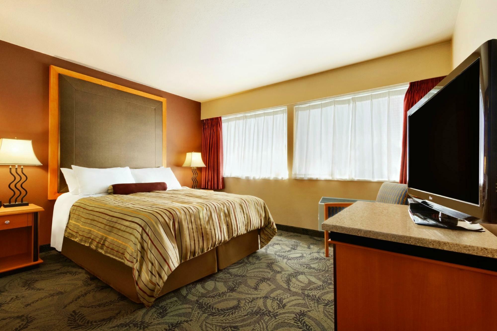 Poco Inn And Suites Hotel And Conference Center Port Coquitlam Eksteriør billede